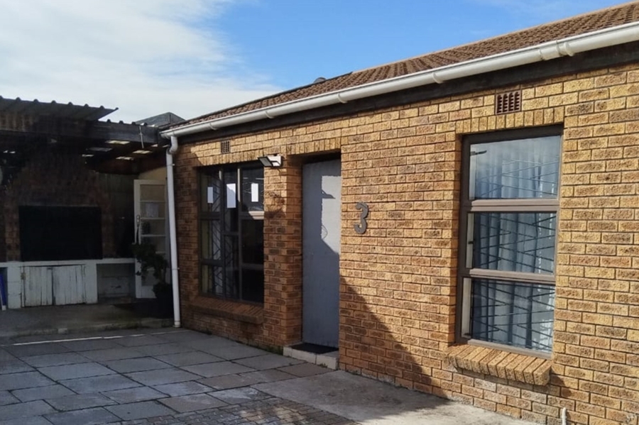 3 Bedroom Property for Sale in The Connifers Western Cape
